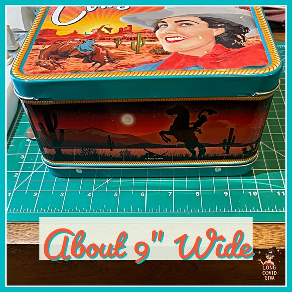 🤠NWOT/Archie McPhee Cowgirl Lunchbox Purse/Embossed Metal/Charm/8.5”W 7”H 4”D - Picture 8 of 17